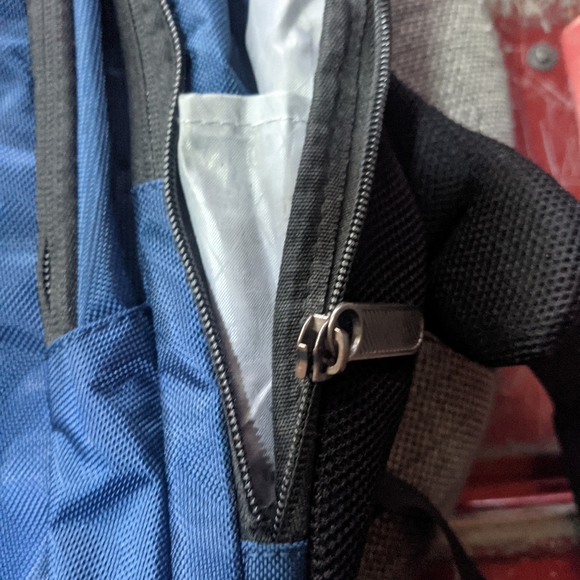 Penguin backpack - Picture 3 of 4